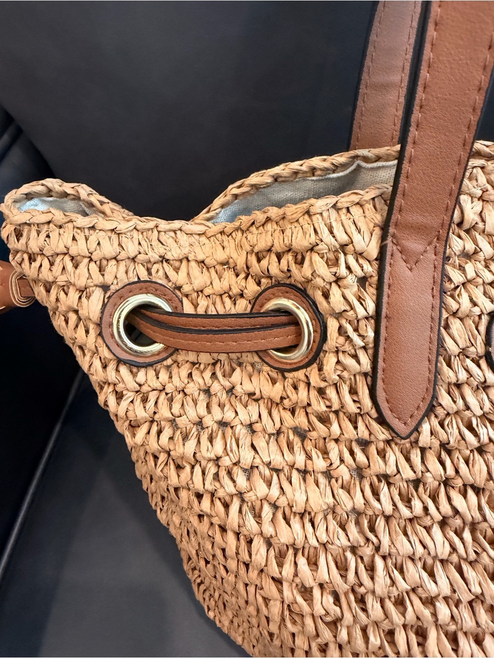 NWT Tommy Bahama Woven Straw Tote in Tan with Brown Leather Handles - Picture 2 of 10